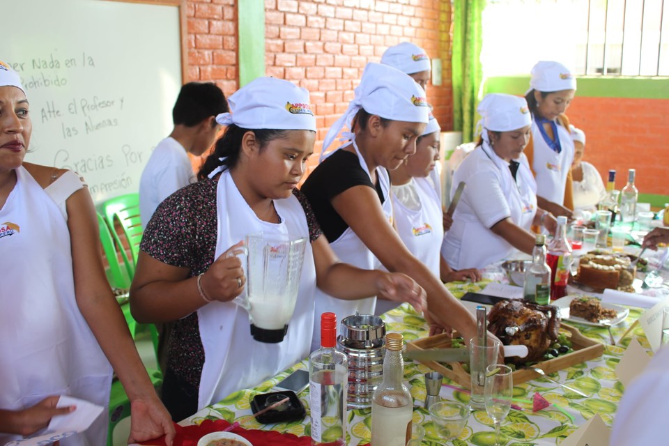 ▲ 앱보사는 여성 기업가 육성, 소기업 창업 기회 제공이라는 목적을 갖고 요리 수업을 개설해 지역 여성들의 소득 증진 방법을 모색했다. ⓒ appbosa  